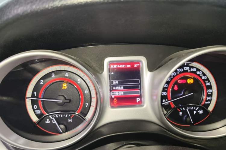 Used Dodge Journey 2013 2.4L Two-Wheel Drive Luxury Version Odometer Close Up