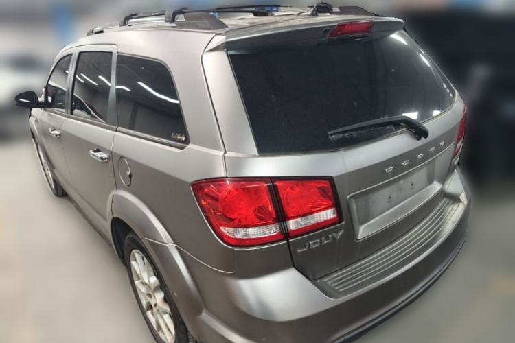Used Dodge Journey 2013 2.4L Two-Wheel Drive Luxury Version Rear Left 45 Deg