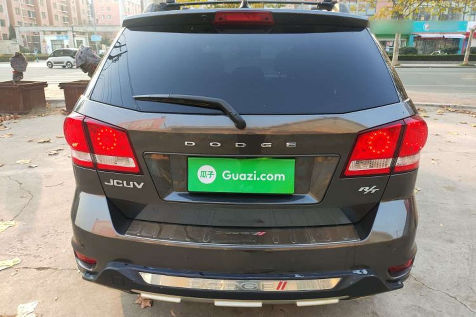 Used Dodge Journey 2013 2.4L Two-Wheel Drive Luxury Version Rear