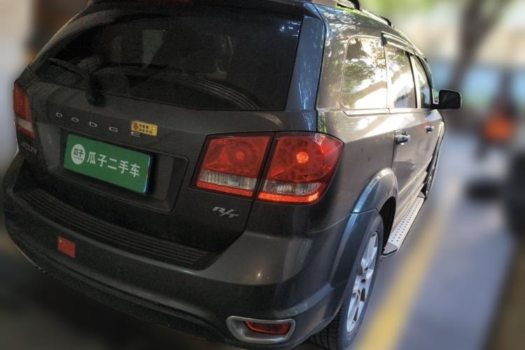 Used Dodge Journey 2013 2.4L Two-Wheel Drive Luxury Version Rear Right 45 Deg