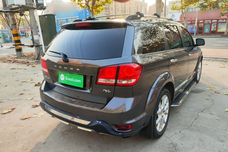 Used Dodge Journey 2013 2.4L Two-Wheel Drive Luxury Version Rear Right 45 Deg