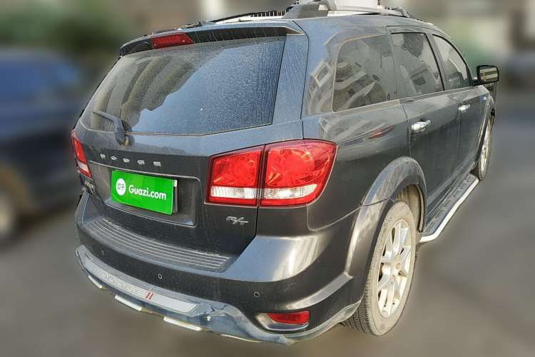 Used Dodge Journey 2013 2.4L Two-Wheel Drive Luxury Version Rear Right 45 Deg