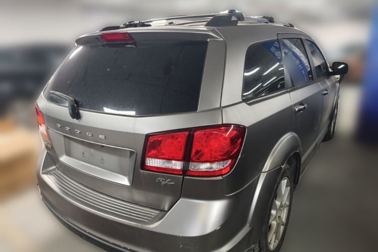 Used Dodge Journey 2013 2.4L Two-Wheel Drive Luxury Version Rear Right 45 Deg