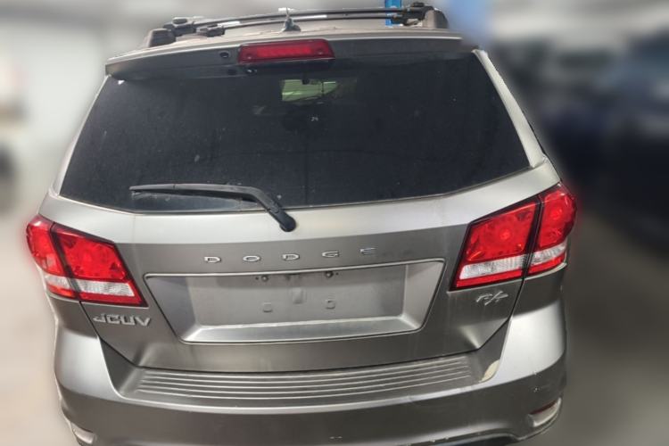 Used Dodge Journey 2013 2.4L Two-Wheel Drive Luxury Version Rear
