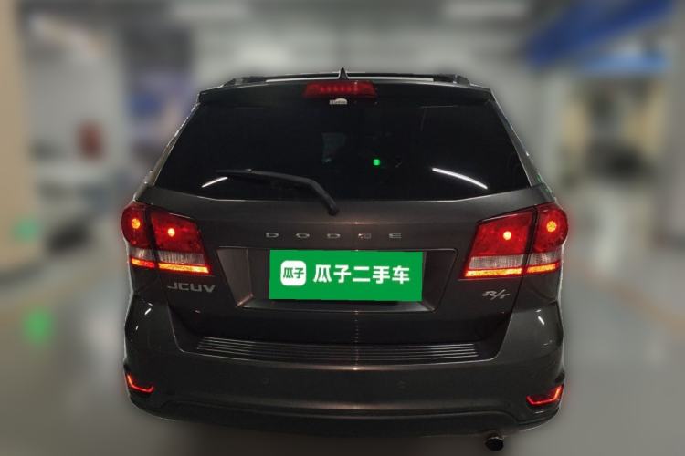 Used Dodge Journey 2013 2.4L Two-Wheel Drive Luxury Version Rear