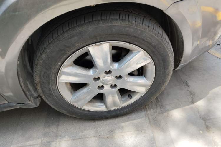Used Dodge Journey 2013 3.6L Four-Wheel Drive Flagship Edition Right Front Wheel Hub