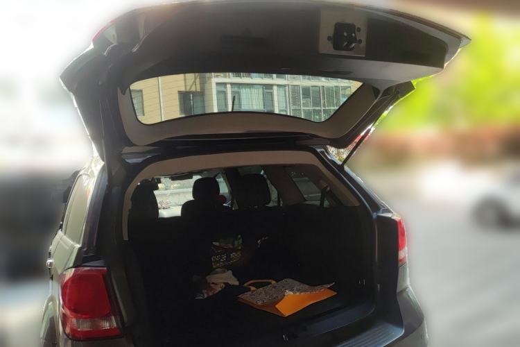 Used Dodge Journey 2013 2.4L Two-Wheel Drive Luxury Version Trunk