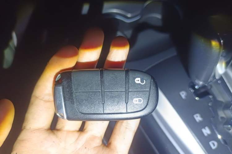 Used Dodge Journey 2013 2.4L Two-Wheel Drive Luxury Version Vehicle Key