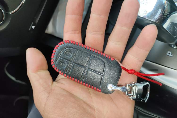 Used Dodge Journey 2013 2.4L Two-Wheel Drive Luxury Version Vehicle Key
