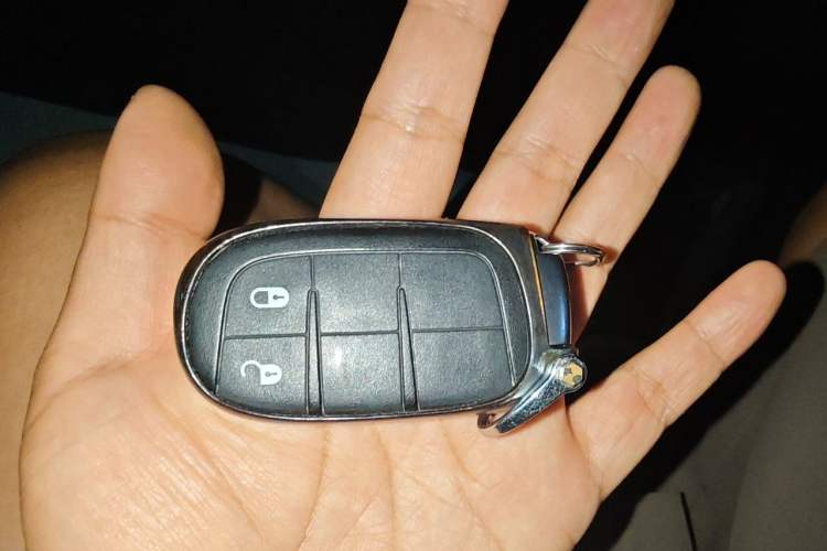 Used Dodge Journey 2013 2.4L Two-Wheel Drive Luxury Version Vehicle Key