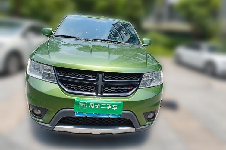 Used Dodge Journey 2013 2.4L Two-Wheel Drive Luxury Version Front