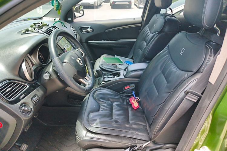 Used Dodge Journey 2013 2.4L Two-Wheel Drive Luxury Version Left Front Seat
