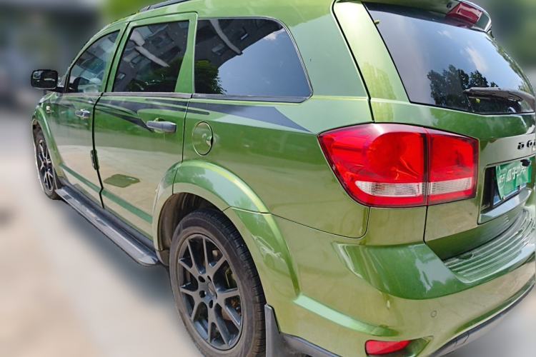Used Dodge Journey 2013 2.4L Two-Wheel Drive Luxury Version Rear Left 45 Deg
