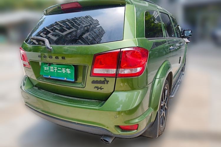 Used Dodge Journey 2013 2.4L Two-Wheel Drive Luxury Version Rear Right 45 Deg