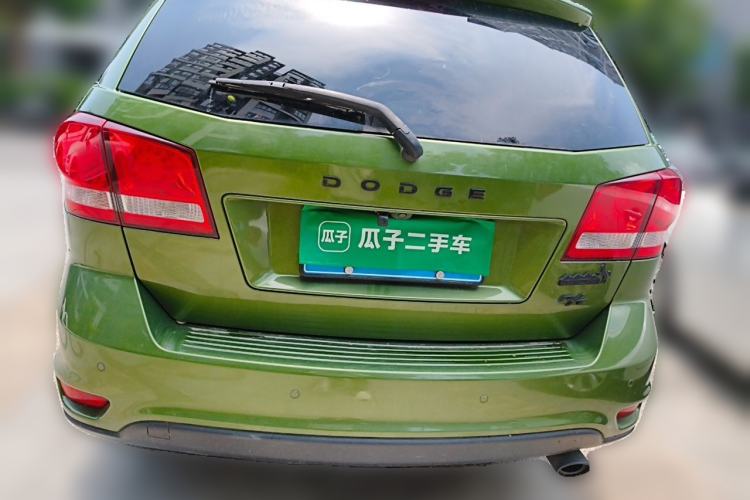 Used Dodge Journey 2013 2.4L Two-Wheel Drive Luxury Version Rear