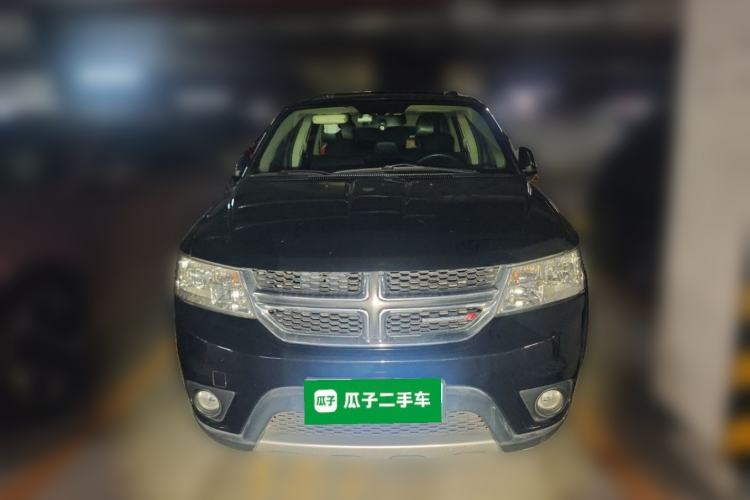 Used Dodge Journey 2013 2.4L Two-Wheel Drive Luxury Version Front