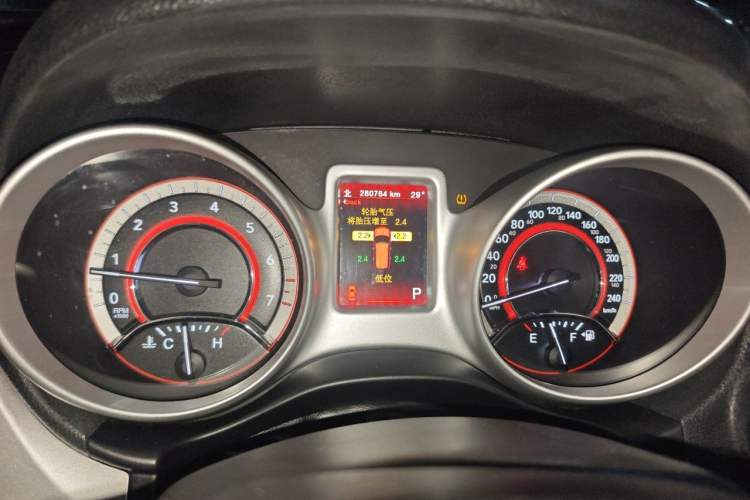 Used Dodge Journey 2013 2.4L Two-Wheel Drive Luxury Version Instrument Cluster