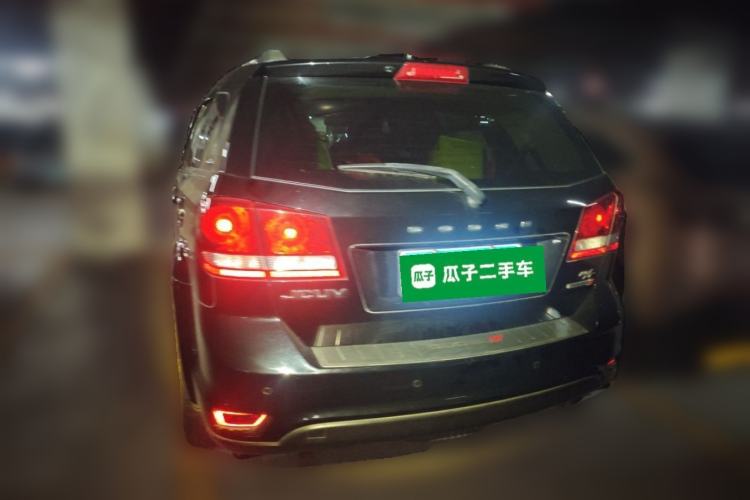 Used Dodge Journey 2013 2.4L Two-Wheel Drive Luxury Version Rear