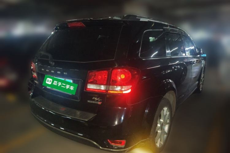 Used Dodge Journey 2013 2.4L Two-Wheel Drive Luxury Version Rear Right 45 Deg