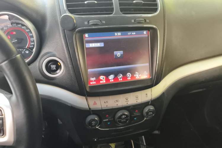 Used Dodge Journey 2013 2.4L Two-Wheel Drive Luxury Version Audio And AC Panel