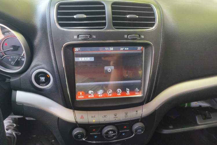 Used Dodge Journey 2013 2.4L Two-Wheel Drive Luxury Version Audio And AC Panel