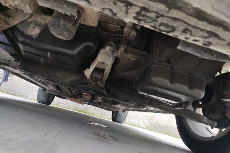 Used Dodge Journey 2013 2.4L Two-Wheel Drive Luxury Version Chassis Front
