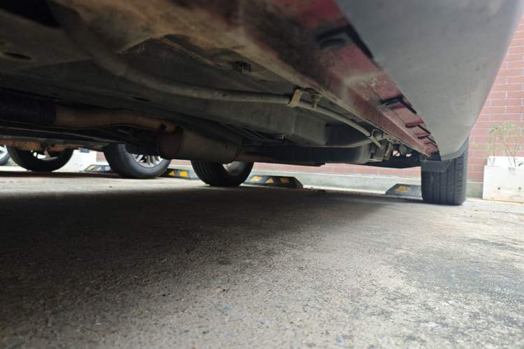Used Dodge Journey 2013 2.4L Two-Wheel Drive Luxury Version Chassis Front Left
