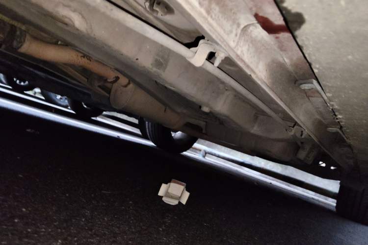 Used Dodge Journey 2013 2.4L Two-Wheel Drive Luxury Version Chassis Front Left