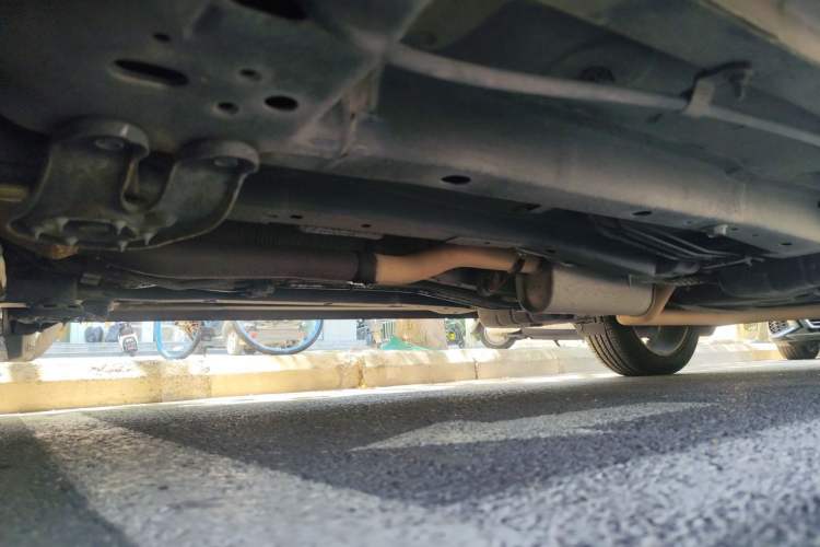 Used Dodge Journey 2013 2.4L Two-Wheel Drive Luxury Version Chassis Front Left