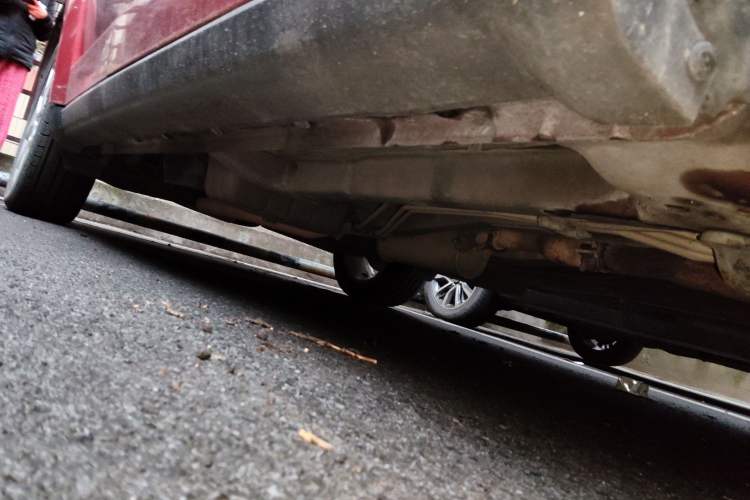 Used Dodge Journey 2013 2.4L Two-Wheel Drive Luxury Version Chassis Front Right