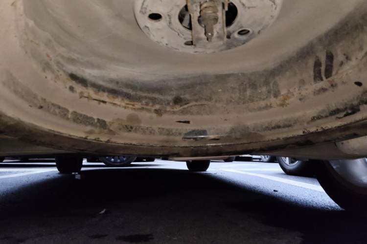 Used Dodge Journey 2013 2.4L Two-Wheel Drive Luxury Version Chassis Rear