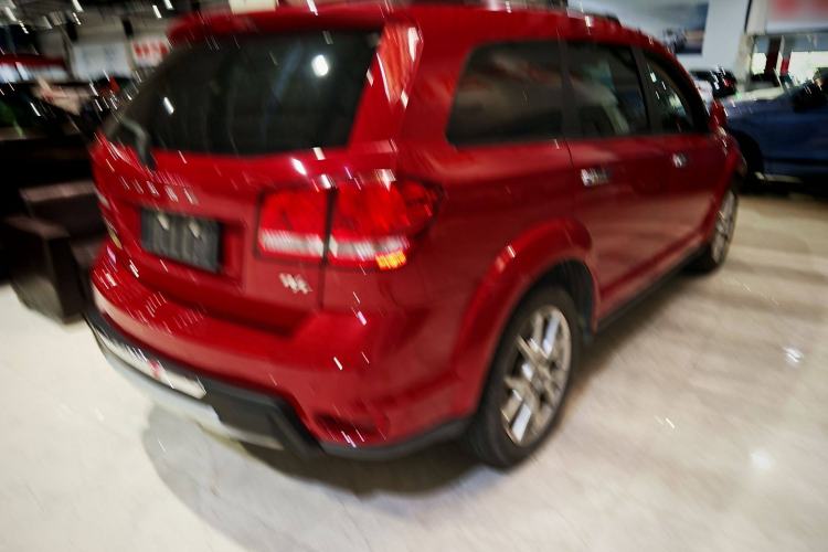 Used Dodge Journey 2013 2.4L Two-Wheel Drive Luxury Version Exterior 3