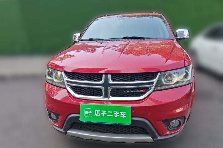 Used Dodge Journey 2013 2.4L Two-Wheel Drive Luxury Version Front