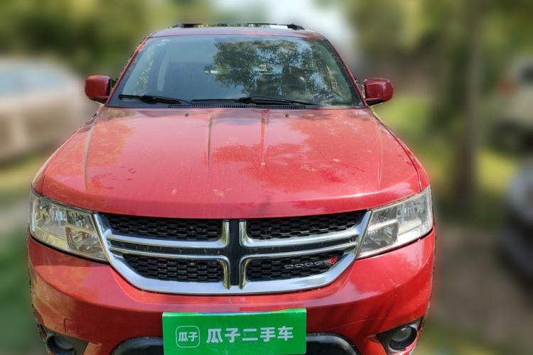 Used Dodge Journey 2013 2.4L Two-Wheel Drive Luxury Version Front