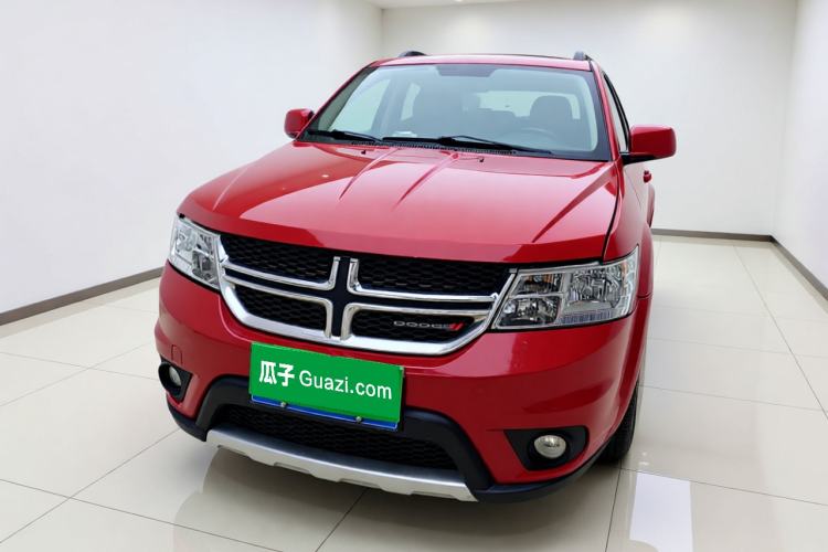 Used Dodge Journey 2013 2.4L Two-Wheel Drive Luxury Version Front