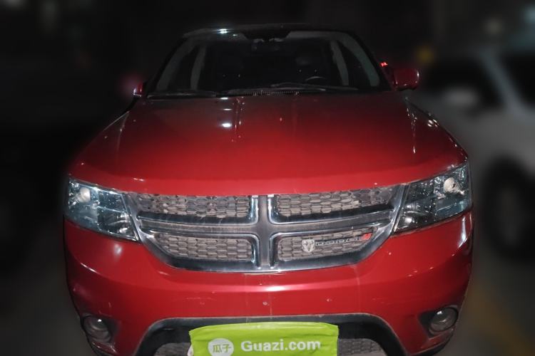Used Dodge Journey 2013 2.4L Two-Wheel Drive Luxury Version Front