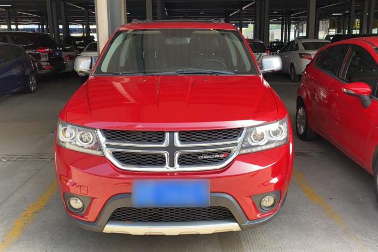 Used Dodge Journey 2013 2.4L Two-Wheel Drive Luxury Version Front