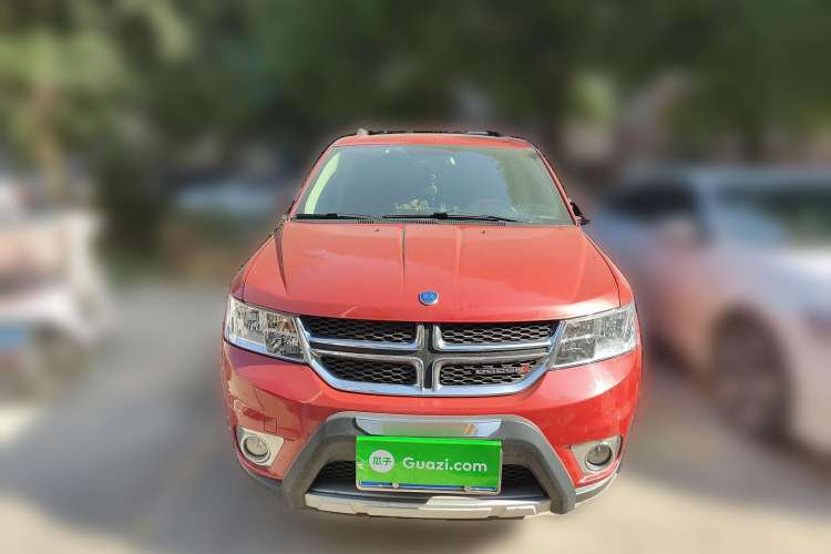 Used Dodge Journey 2013 2.4L Two-Wheel Drive Luxury Version Front