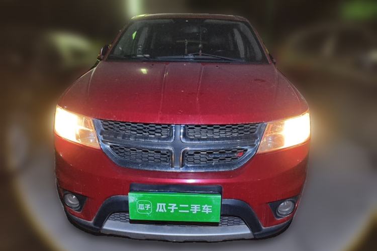 Used Dodge Journey 2013 2.4L Two-Wheel Drive Luxury Version Front