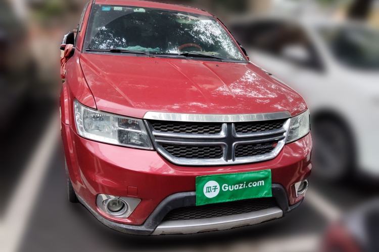 Used Dodge Journey 2013 2.4L Two-Wheel Drive Luxury Version Front