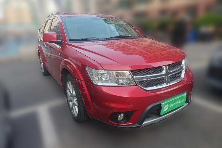 Used Dodge Journey 2013 2.4L Two-Wheel Drive Luxury Version Front Right 45 Deg