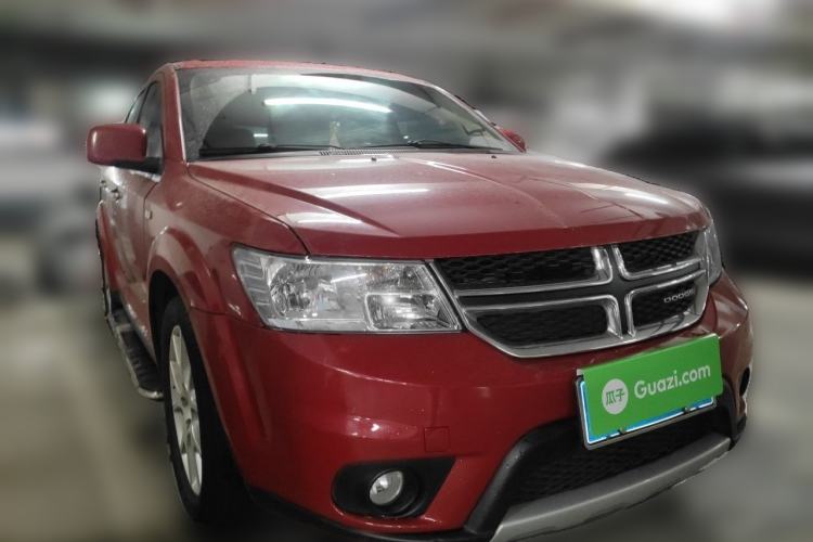 Used Dodge Journey 2013 2.4L Two-Wheel Drive Luxury Version Front Right 45 Deg
