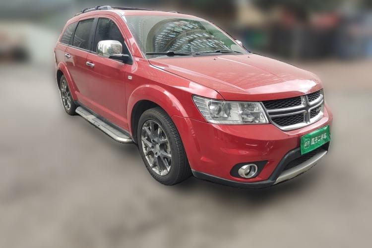 Used Dodge Journey 2013 2.4L Two-Wheel Drive Luxury Version Front Right 45 Deg