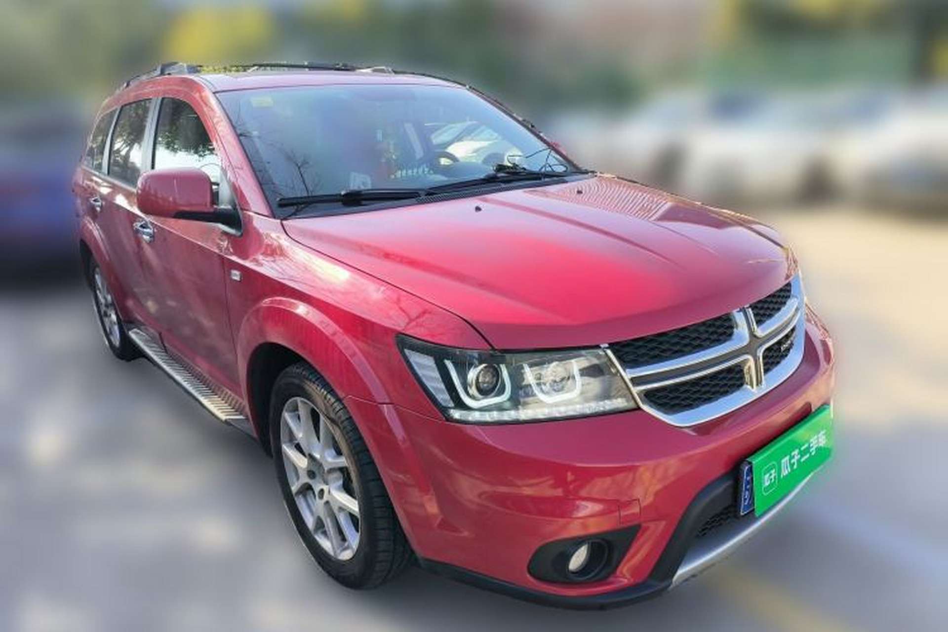 Used Dodge Journey 2013 2.4L Two-Wheel Drive Luxury Version Front Right 45 Deg