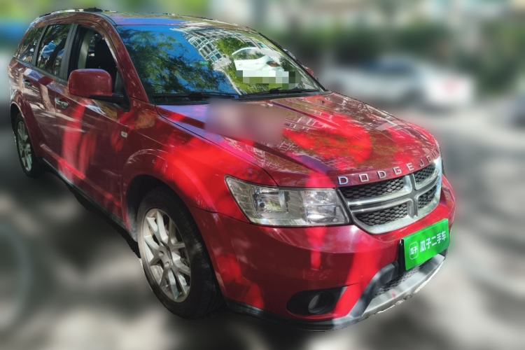 Used Dodge Journey 2013 2.4L Two-Wheel Drive Luxury Version Front Right 45 Deg