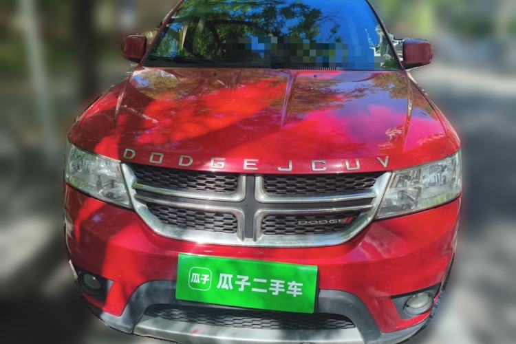 Used Dodge Journey 2013 2.4L Two-Wheel Drive Luxury Version Front