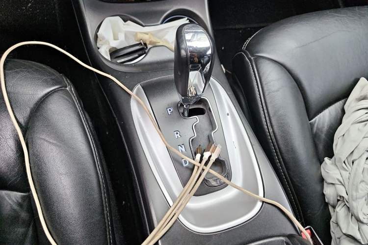 Used Dodge Journey 2013 2.4L Two-Wheel Drive Luxury Version Gear Lever
