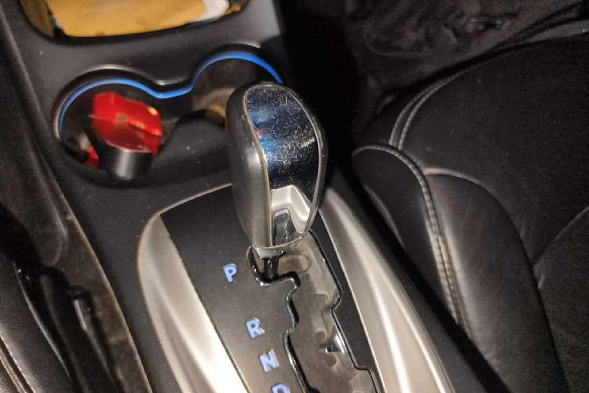 Used Dodge Journey 2013 2.4L Two-Wheel Drive Luxury Version Gear Lever
