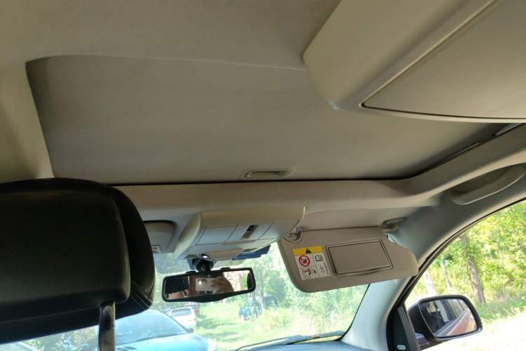 Used Dodge Journey 2013 2.4L Two-Wheel Drive Luxury Version Headliner