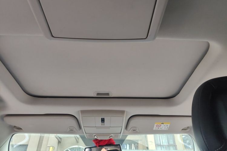 Used Dodge Journey 2013 2.4L Two-Wheel Drive Luxury Version Headliner